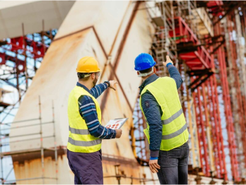 Baustelle Zwei Bauarbeiter auf der Baustelle